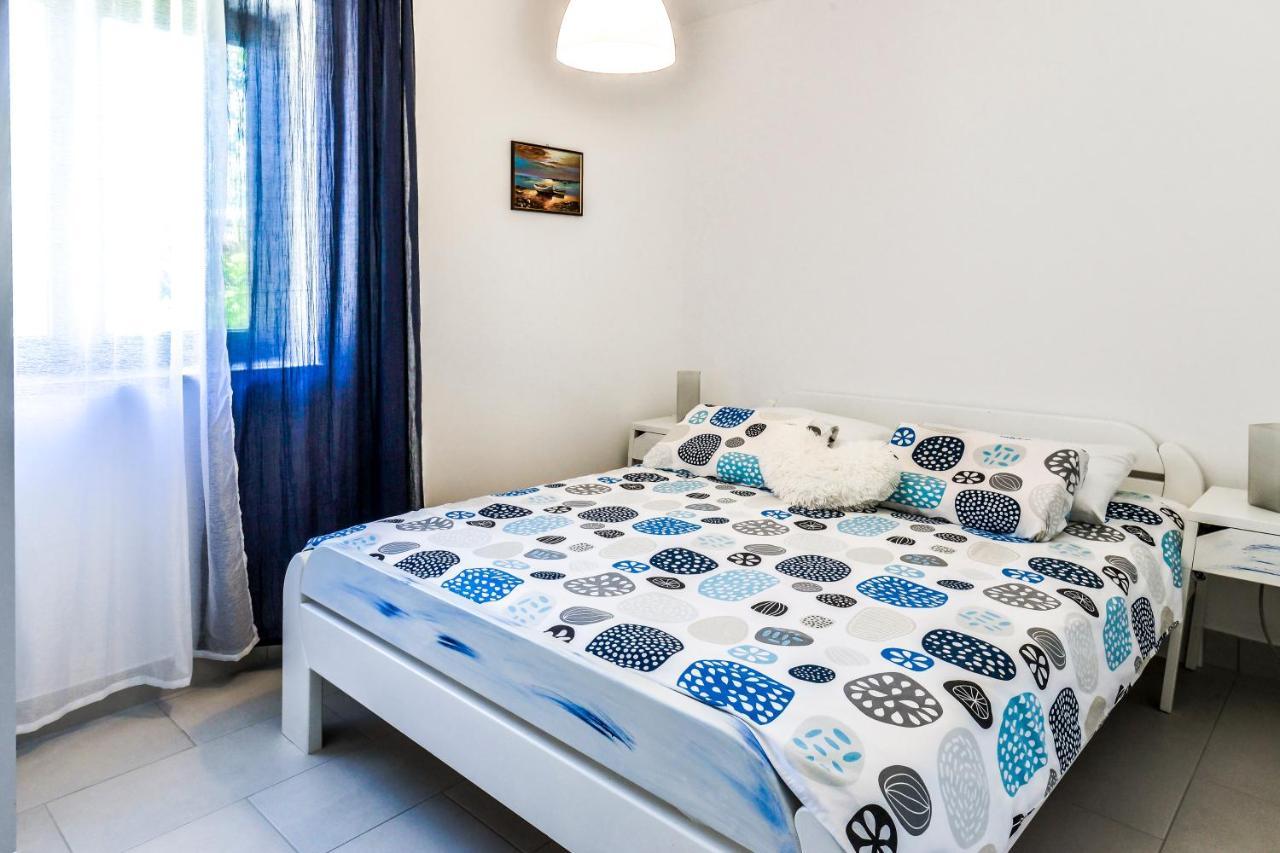 Apartment Anna Umag Exterior photo